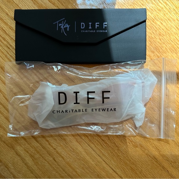 BNWT Diff Eyewear X Tori Kelly, Shine On Rose Gold Cherry Blossom - Picture 6 of 7